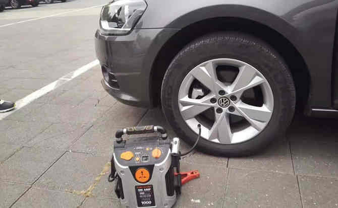 绥化汽车搭电案例